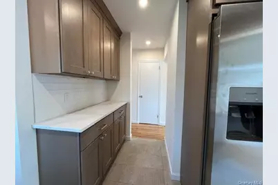165 Manorhaven Boulevard #C, Port Washington, NY 11050 - Photo 8