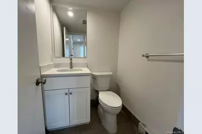 165 Manorhaven Boulevard #C, Port Washington, NY 11050 - Photo 4