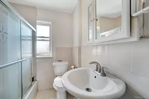 133-62 243rd St, Rosedale, NY 11422 - Photo 18