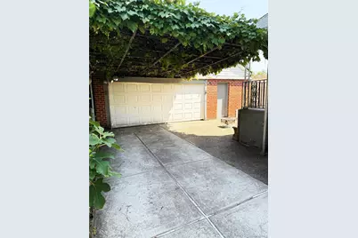 67-27 52nd Avenue, Maspeth, NY 11378 - Photo 4