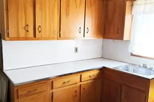 67-27 52nd Ave, Maspeth, NY 11378 - Photo 10