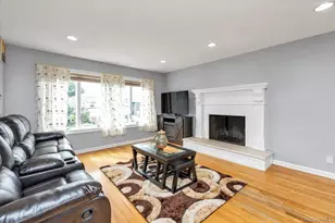 2489 Aron Dr W, Seaford, NY 11783 - Photo 4