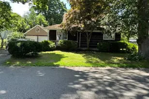 46 McGaw Ave, Lake Grove, NY 11755 - Photo 4