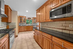 276 Daisy Ln, Carmel, NY 10512 - Photo 6