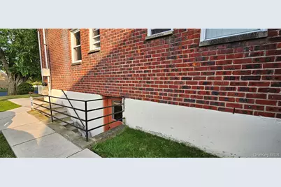237 N Middletown Road #H, Pearl River, NY 10965 - Photo 14
