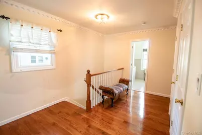 5 Hickory Lane, Roslyn Heights, NY 11577 - Photo 18