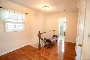 5 Hickory Ln, Roslyn Heights, NY 11577 - Photo 18