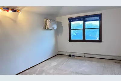 19-07 Clintonville Street #2Fl, Whitestone, NY 11357 - Photo 10