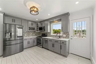 21 Bryn Mawr Pl, Yonkers, NY 10701 - Photo 8
