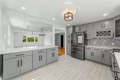 21 Bryn Mawr Place, Yonkers, NY 10701 - Photo 6