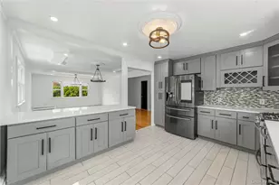 21 Bryn Mawr Pl, Yonkers, NY 10701 - Photo 6