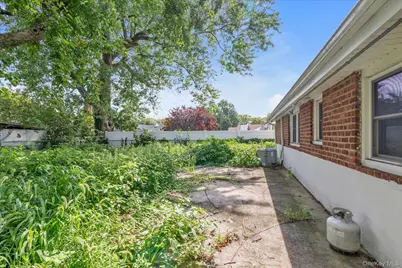 187 Westminster Road, Lynbrook, NY 11563 - Photo 16