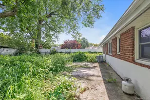 187 Westminster Rd, Lynbrook, NY 11563 - Photo 16
