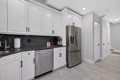 49 Bixley Heath, Lynbrook, NY 11563 - Photo 12