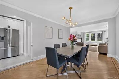 49 Bixley Heath, Lynbrook, NY 11563 - Photo 8