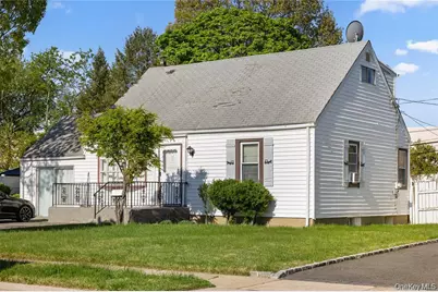 47 Cardinal Road, Levittown, NY 11756 - Photo 4