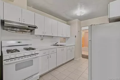 143-30 Roosevelt Avenue #3L, Flushing, NY 11354 - Photo 8