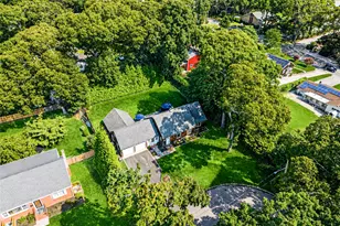 188 Hallock St, Riverhead, NY 11901 - Photo 26