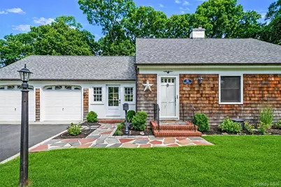 188 Hallock Street, Riverhead, NY 11901 - Photo 2
