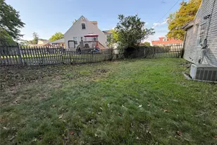 25 Monterey Pl, Yonkers, NY 10710 - Photo 12