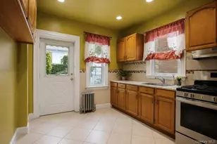 953 E 226th St, Bronx, NY 10466 - Photo 4
