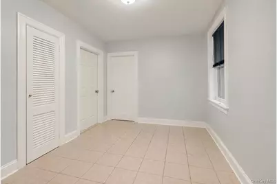 953 E 226th Street, Bronx, NY 10466 - Photo 16