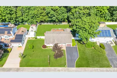 25 Walter Drive, Nesconset, NY 11767 - Photo 4