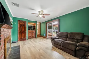 371 Hewlett Ave, Patchogue, NY 11772 - Photo 18