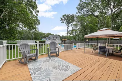 371 Hewlett Avenue, Patchogue, NY 11772 - Photo 22