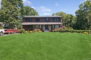 14 Loft Rd, Smithtown, NY 11787 - Photo 2