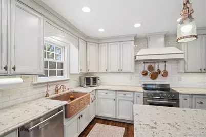 14 Loft Road, Smithtown, NY 11787 - Photo 28