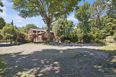 14 Loft Road, Smithtown, NY 11787 - Photo 4