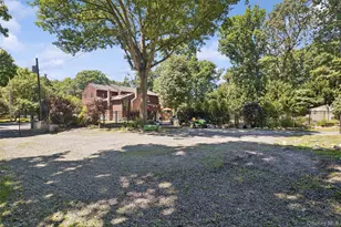 14 Loft Rd, Smithtown, NY 11787 - Photo 4