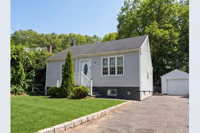 390 Central Islip Boulevard, Ronkonkoma, NY 11779 - Photo 2