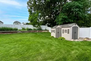 99 Washington St, East Islip, NY 11730 - Photo 18