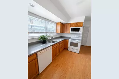 99 Washington Street, East Islip, NY 11730 - Photo 8