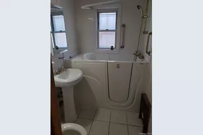 22724 Murdock Avenue, Queens Village, NY 11429 - Photo 12