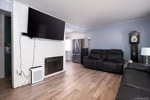 9 Skimmer Ln, Levittown, NY 11756 - Photo 4