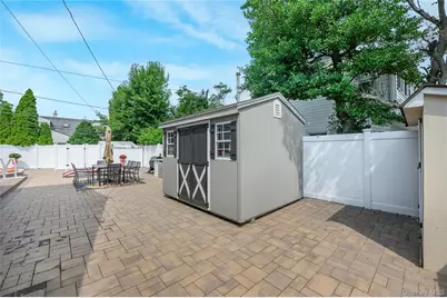 28 Crabtree Lane, Levittown, NY 11756 - Photo 16