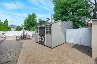 28 Crabtree Ln, Levittown, NY 11756 - Photo 16