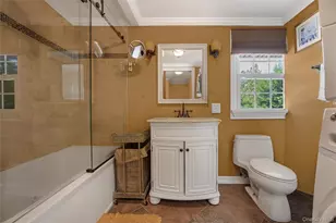 28 Crabtree Ln, Levittown, NY 11756 - Photo 22