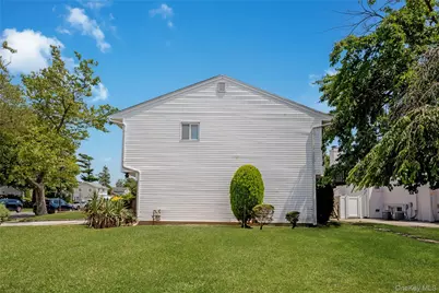 900 Flanders Drive, Valley Stream, NY 11581 - Photo 24