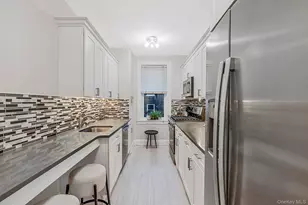 185 Atlantic Ave, Lynbrook, NY 11563 - Photo 10