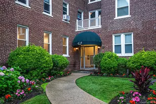 185 Atlantic Ave, Lynbrook, NY 11563 - Photo 2