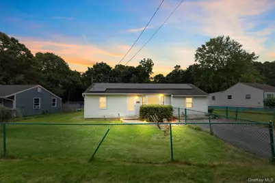 27 Philip Street, Riverhead, NY 11901 - Photo 16