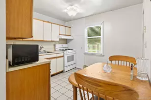 27 Philip St, Riverhead, NY 11901 - Photo 10