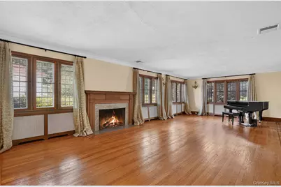 297 E Devonia Avenue, Mount Vernon, NY 10552 - Photo 10