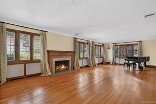297 E Devonia Ave, Mount Vernon, NY 10552 - Photo 10