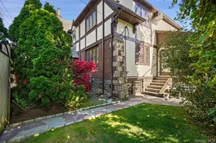 297 E Devonia Ave, Mount Vernon, NY 10552 - Photo 8