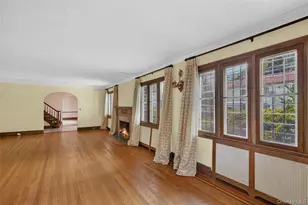 297 E Devonia Ave, Mount Vernon, NY 10552 - Photo 12